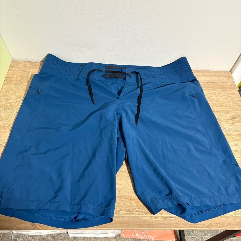 Lululemon Men’s Current State Short 34 LM7ABQS
